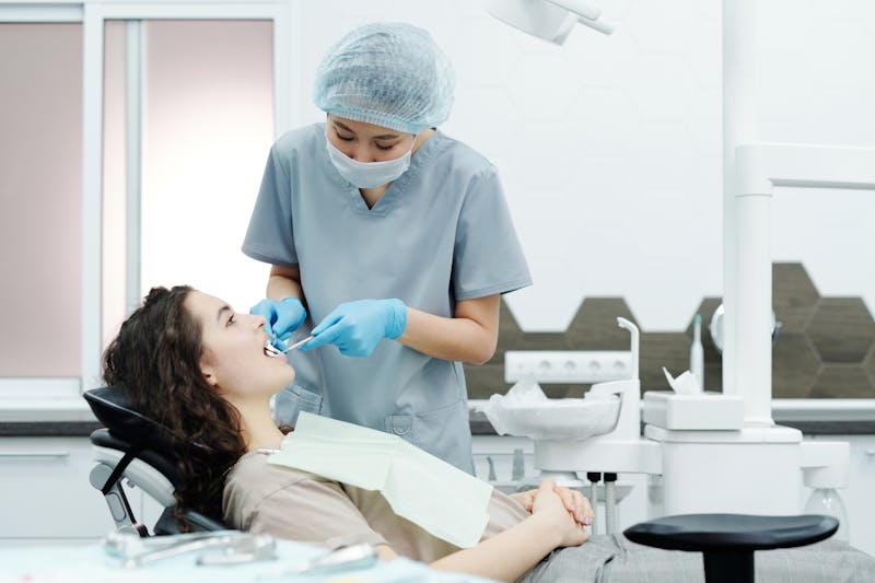 Aligneur dentaire transparent - gouttière orthodontique pour corriger l'alignement des dents